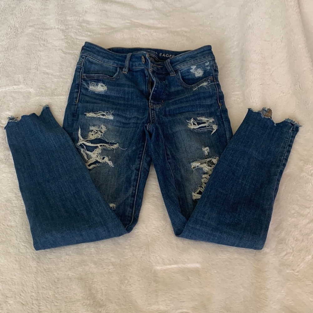 American Eagle 🦅 stretch ripped skinny jeans w/ frayed ankle hem
